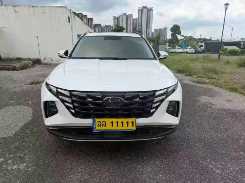 南宁21年现代新胜达1