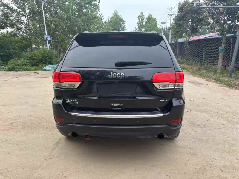 徐州14年Jeep大切诺基9