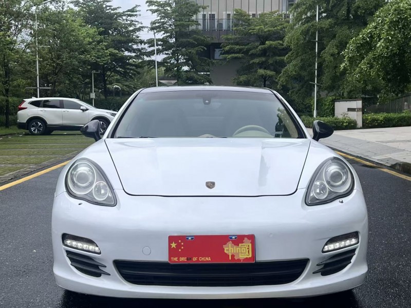 广州12年保时捷帕拉梅拉1