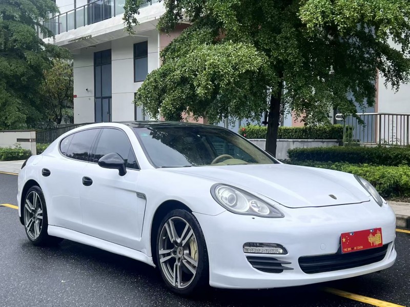 广州12年保时捷帕拉梅拉3