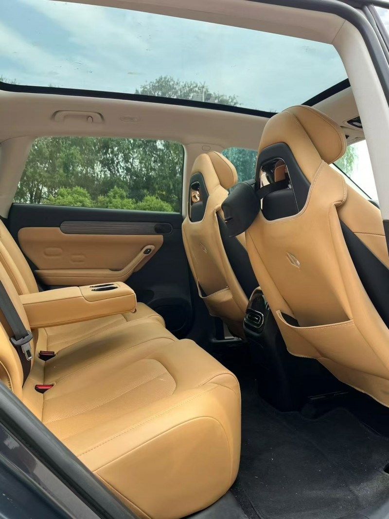 枣庄25年零跑汽车C114