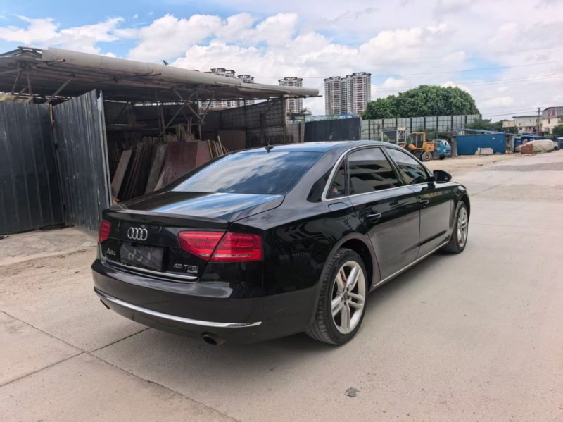 南宁13年奥迪A8L7