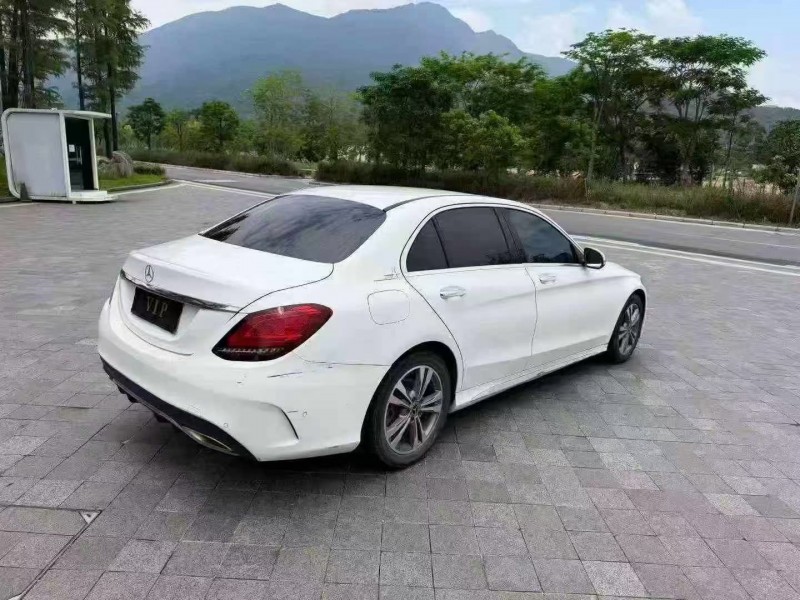 汕头19年奔驰C8