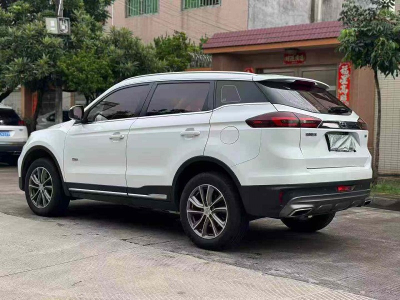 中山19年吉利博越8