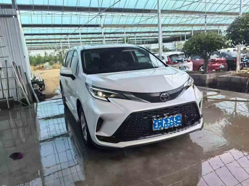 东营25年丰田塞纳2