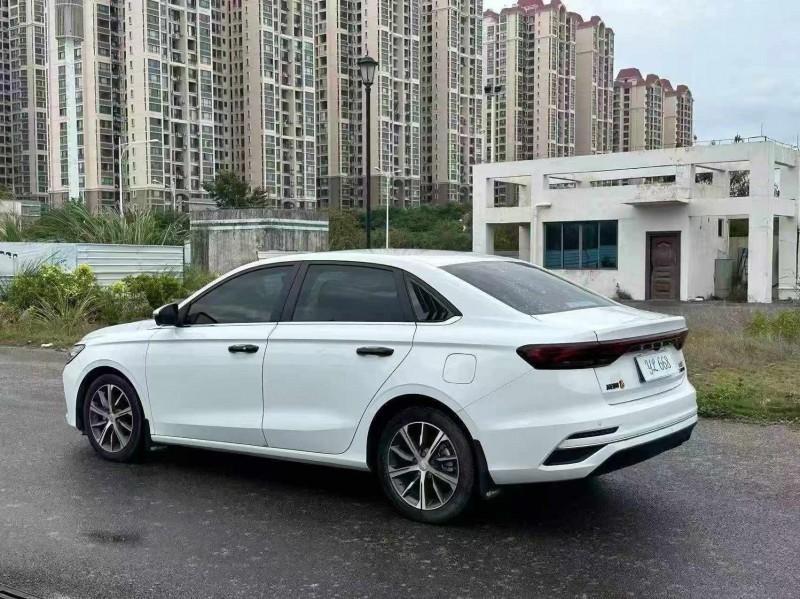 南宁23年吉利帝豪8
