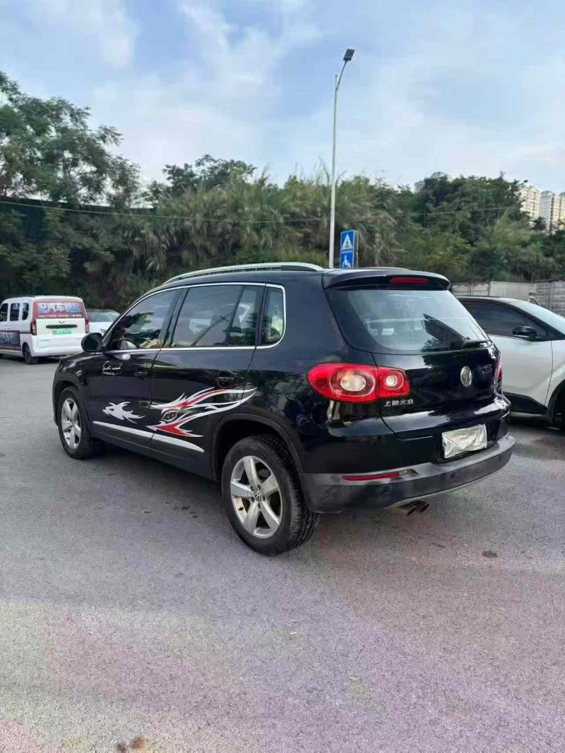 南宁12年大众途观8