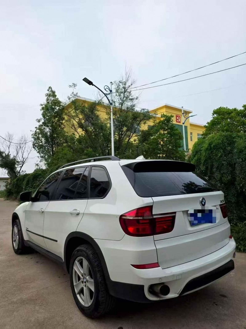 东营13年宝马X58