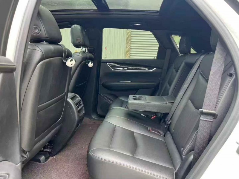济宁19年凯迪拉克XT55