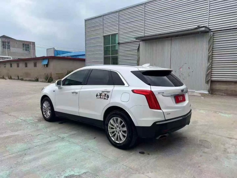 济宁19年凯迪拉克XT59