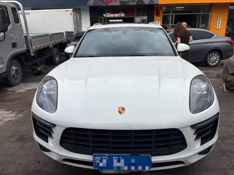 通辽16年保时捷Macan1