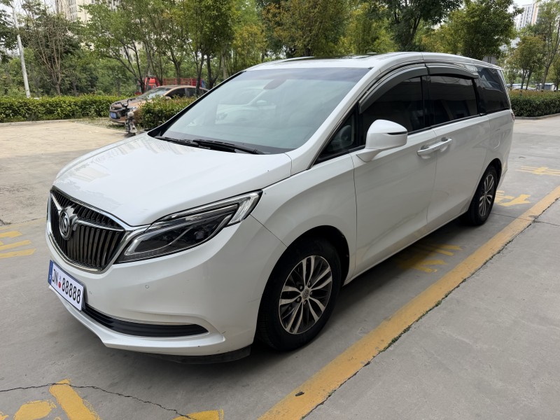 济宁17年别克GL83