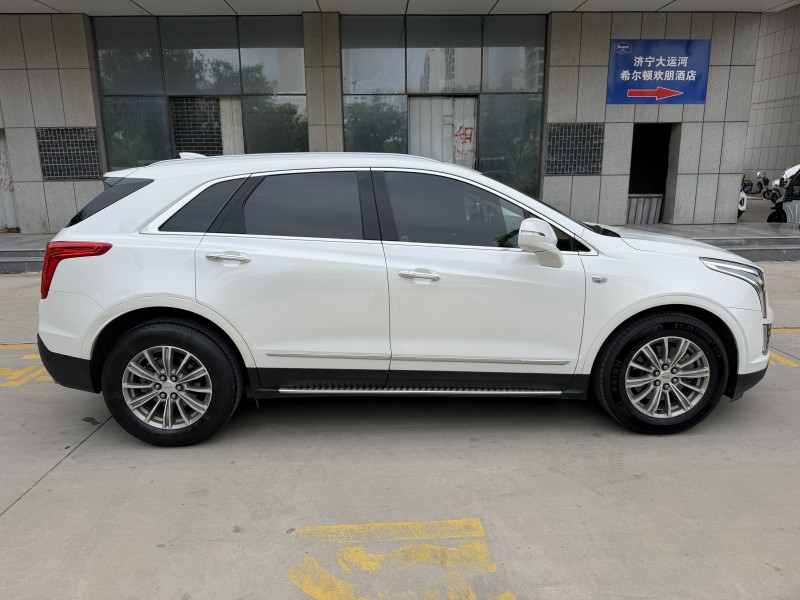 济宁17年凯迪拉克XT54