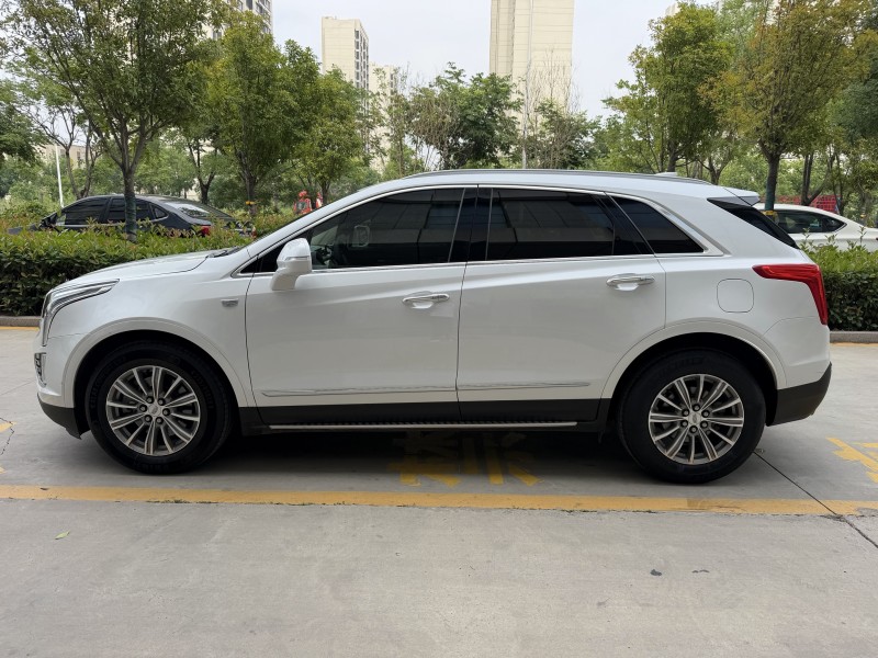 济宁17年凯迪拉克XT55