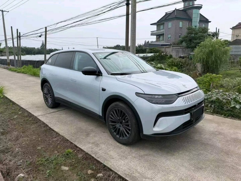 嘉兴23年零跑汽车C113