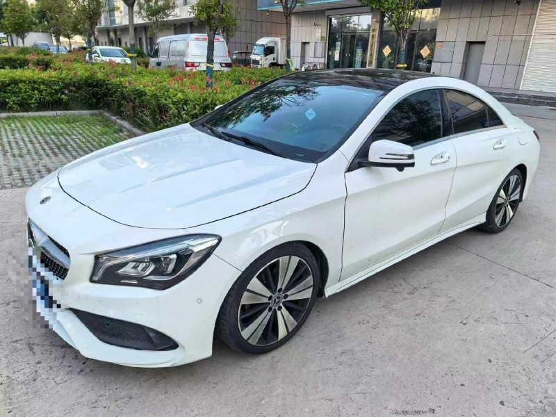 济宁18年奔驰CLA2