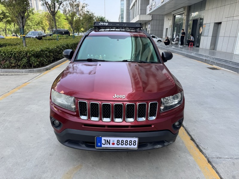 济宁13年Jeep指南者1