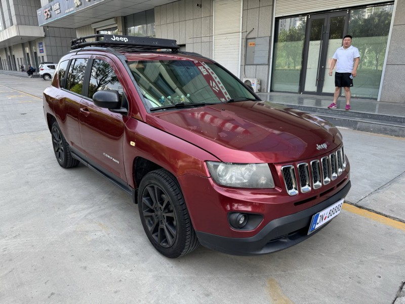 济宁13年Jeep指南者3