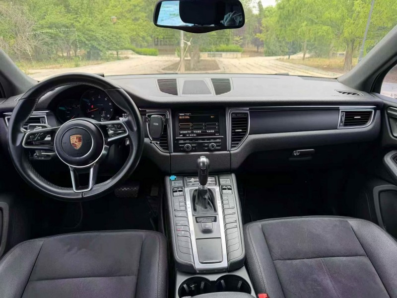 枣庄15年保时捷Macan5