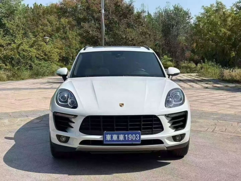 东营17年保时捷Macan1