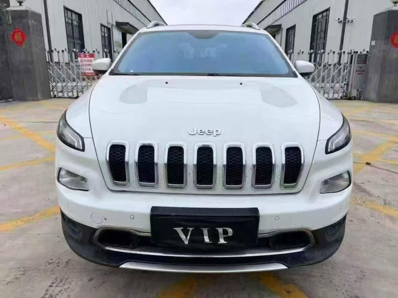 东营16年Jeep自由光1