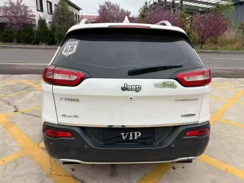 东营16年Jeep自由光7