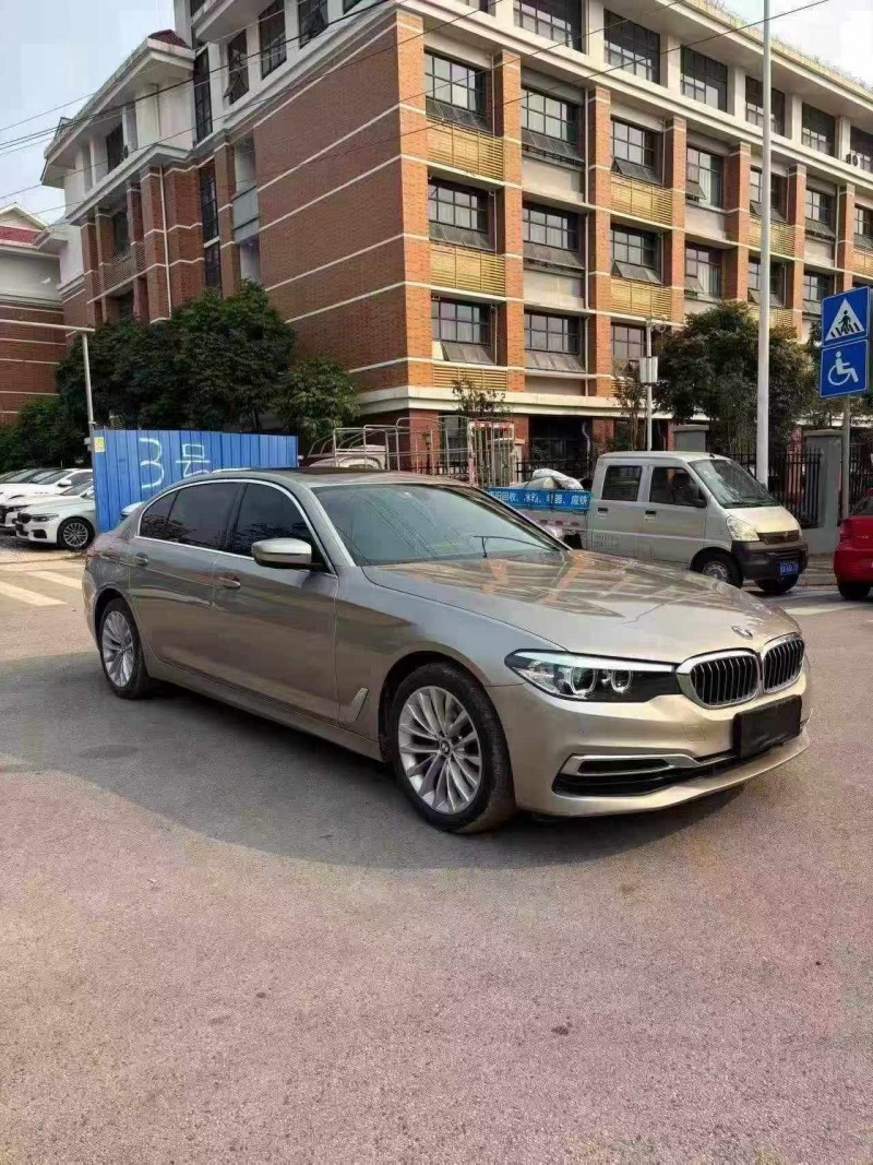 南宁19年宝马5系3