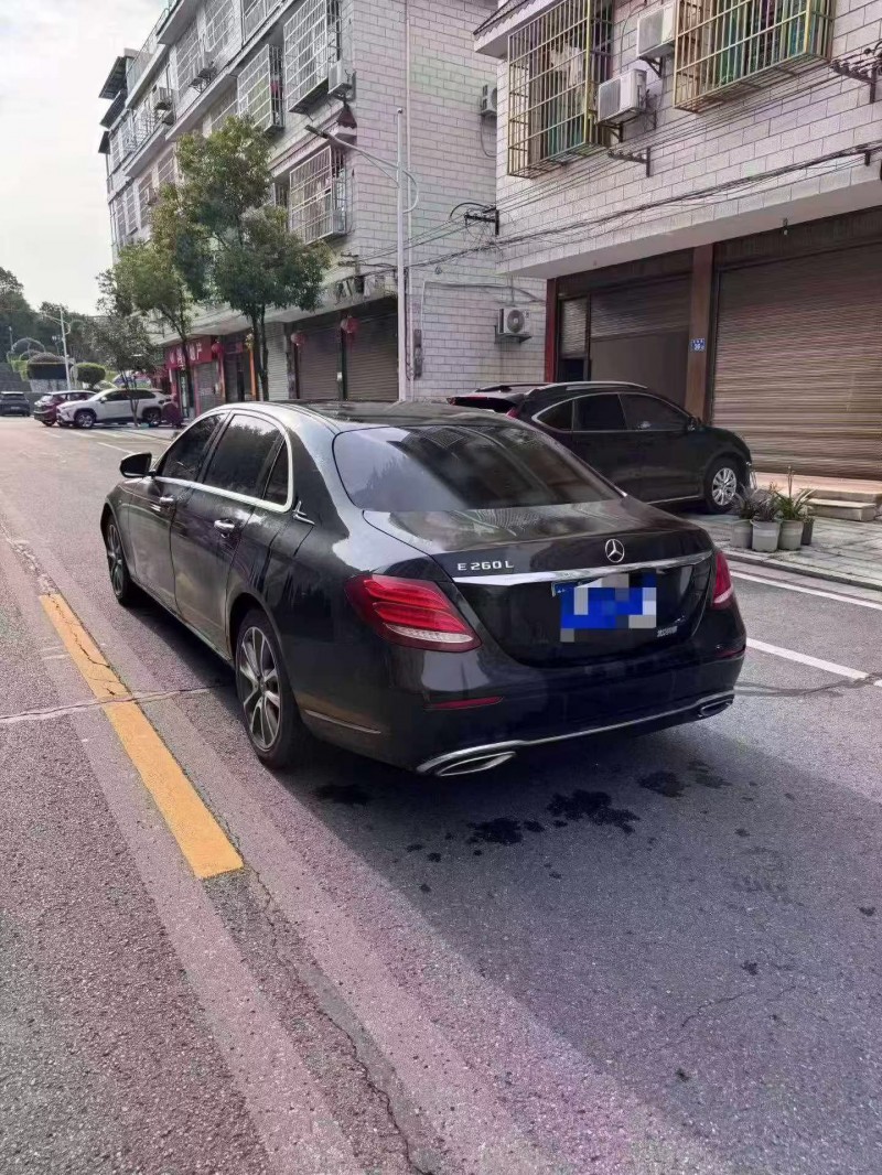 岳阳19年奔驰E8