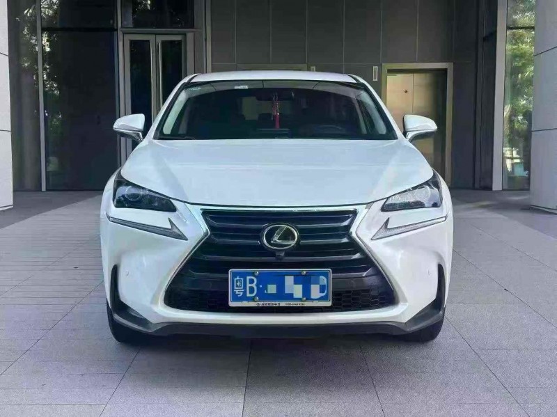 广州17年雷克萨斯NX1