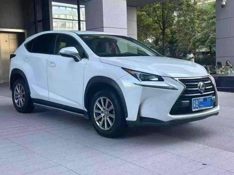 广州17年雷克萨斯NX2