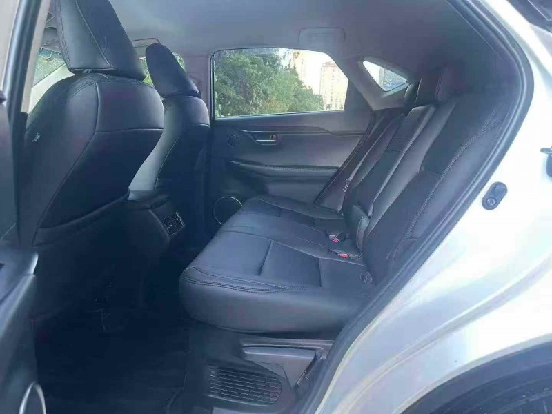 广州17年雷克萨斯NX6