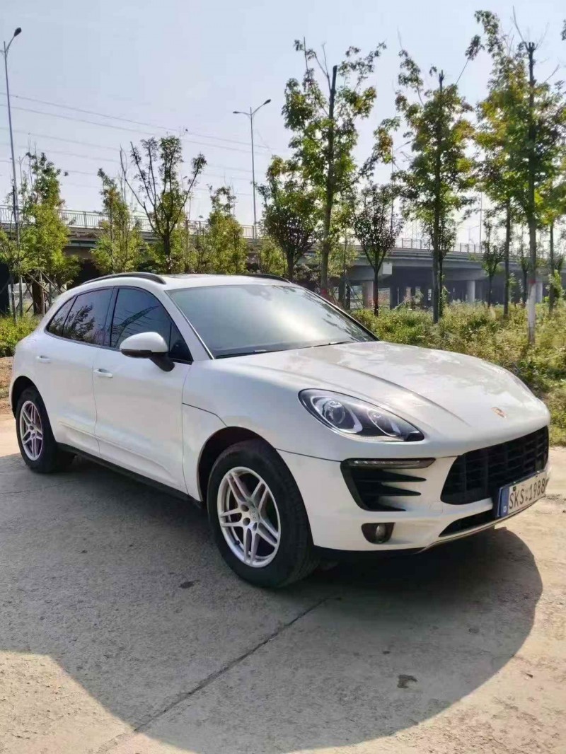 广州17年保时捷Macan2