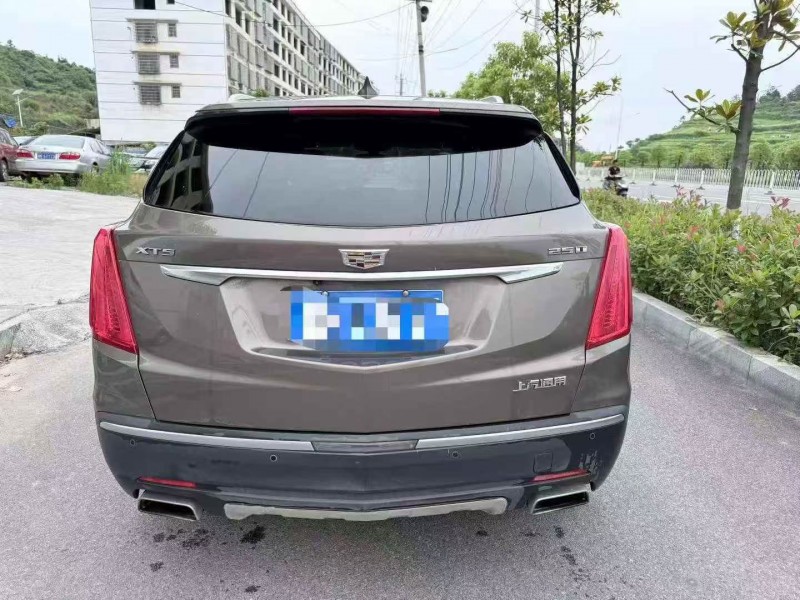岳阳16年凯迪拉克XT58