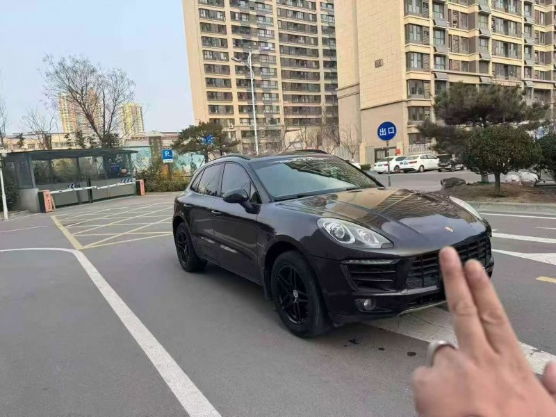 东营16年保时捷Macan3