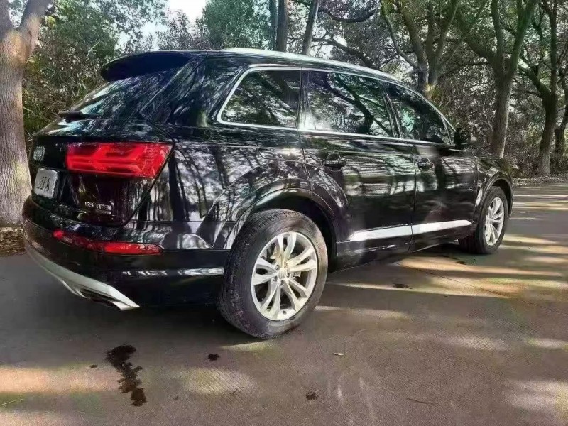 连云港19年奥迪Q75