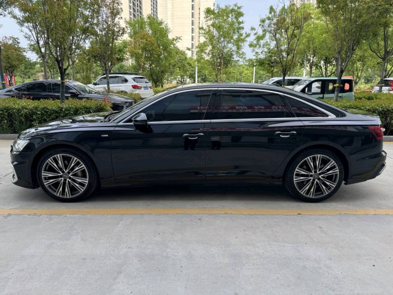 济宁22年奥迪A6L8