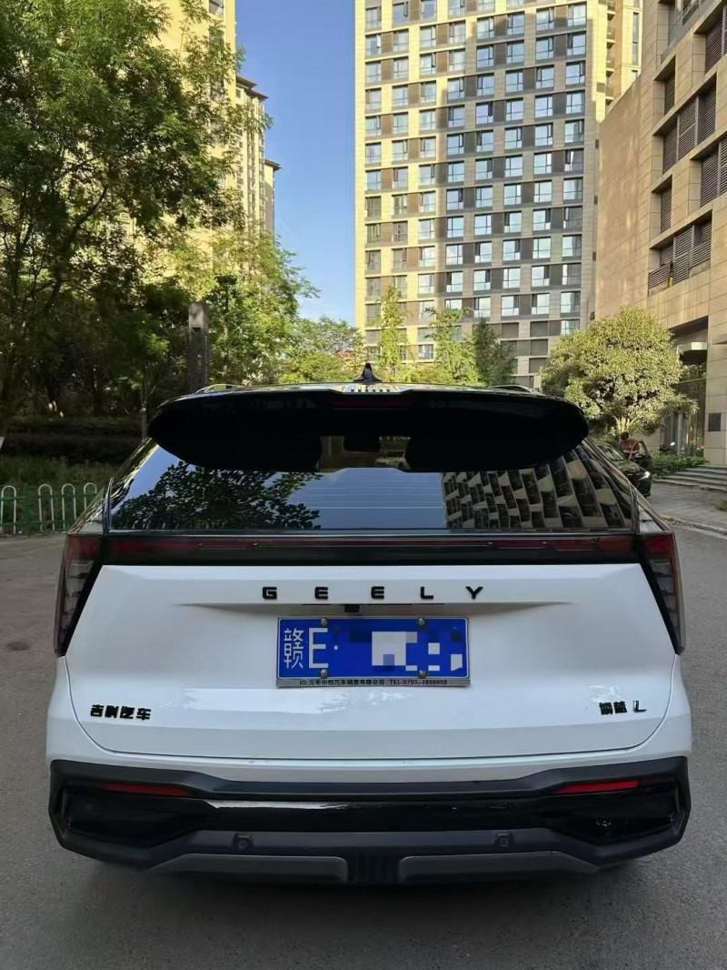 成都23年吉利博越8