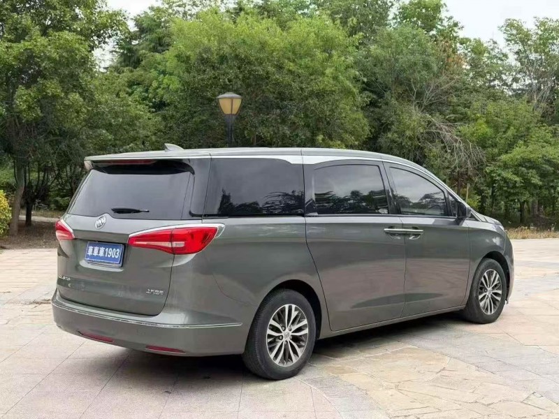 东营19年别克GL86