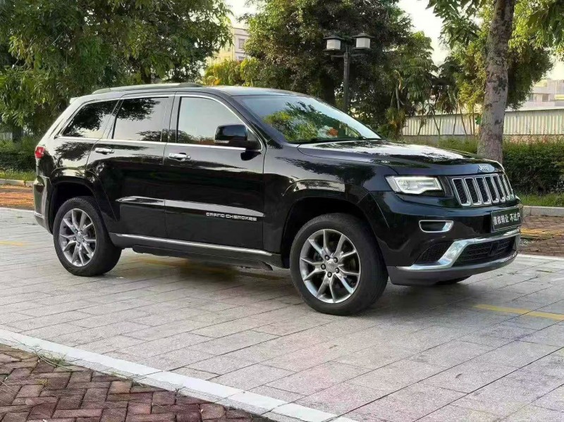 佛山16年Jeep大切诺基2