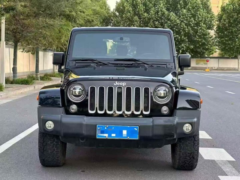 焦作18年Jeep牧马人1