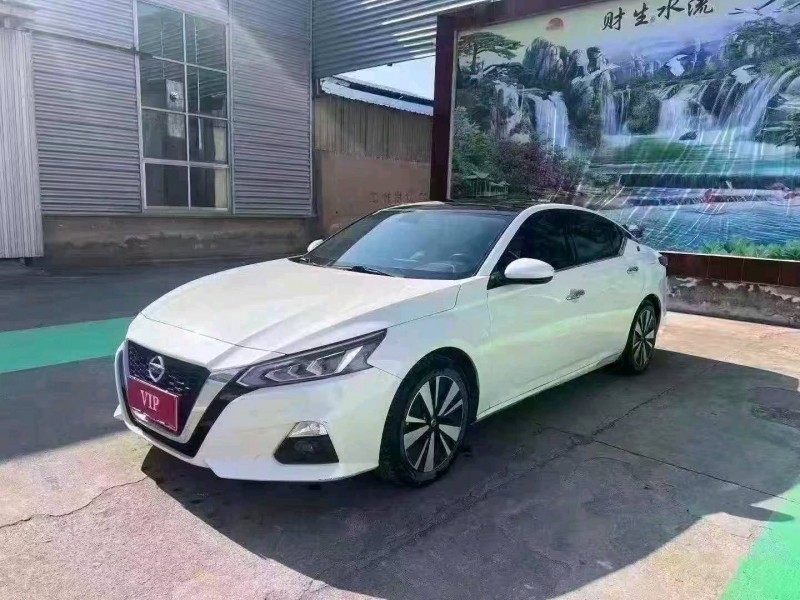 临沂22年日产天籁3