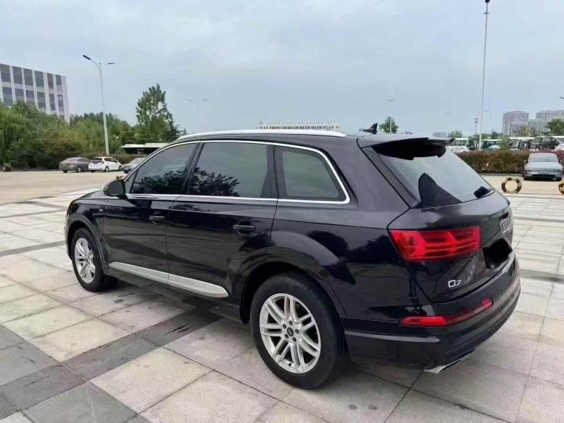东营17年奥迪Q77