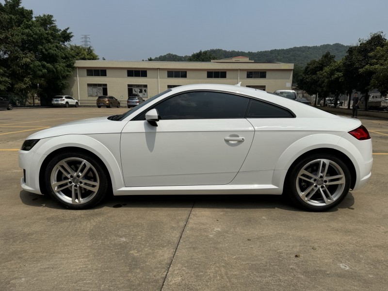 中山16年奥迪TT3
