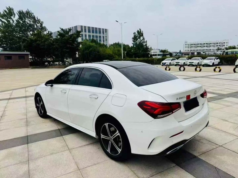 烟台22年奔驰A8