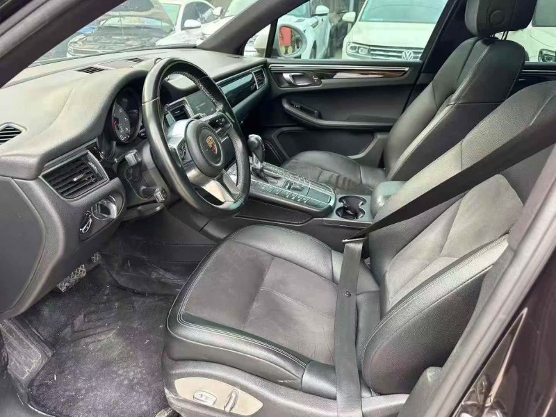 青岛17年保时捷Macan3