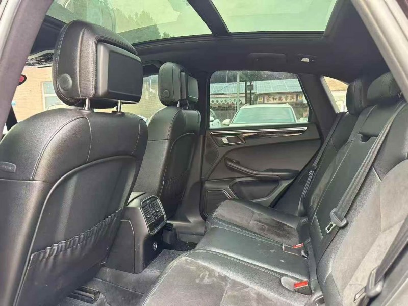 青岛17年保时捷Macan5