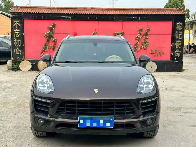 东营16年保时捷Macan1