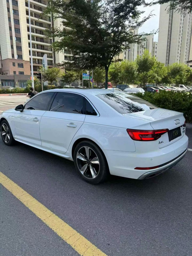 泰安17年奥迪A4L5