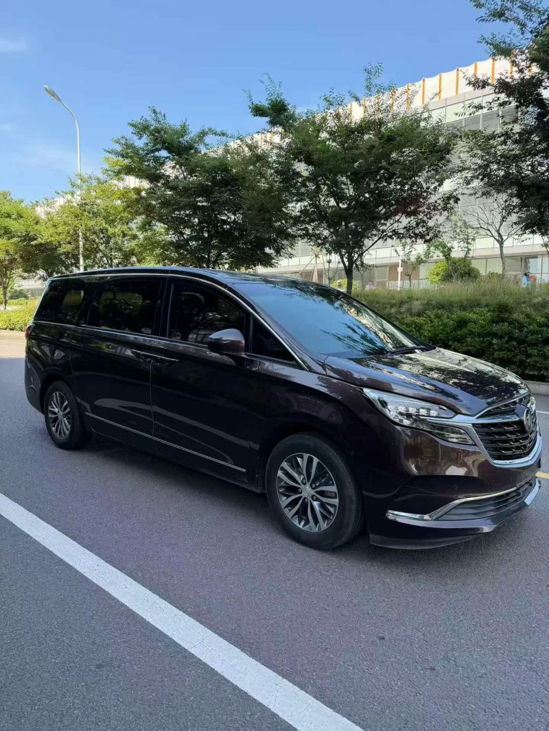 济南20年别克GL82