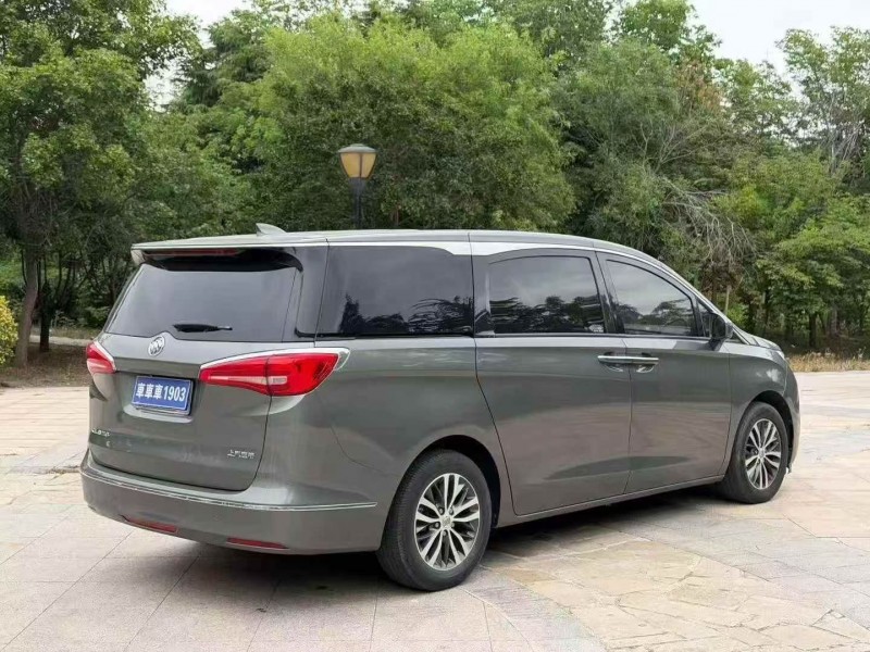 东营19年别克GL86